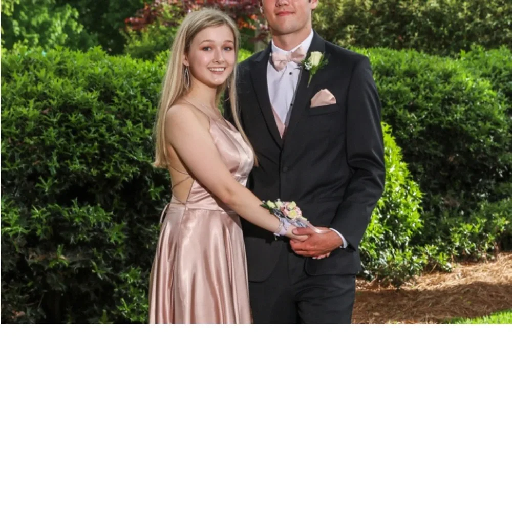 Betsy & Adam size 6 full length formal in blush pink- dry cleaned - Picture 7 of 8